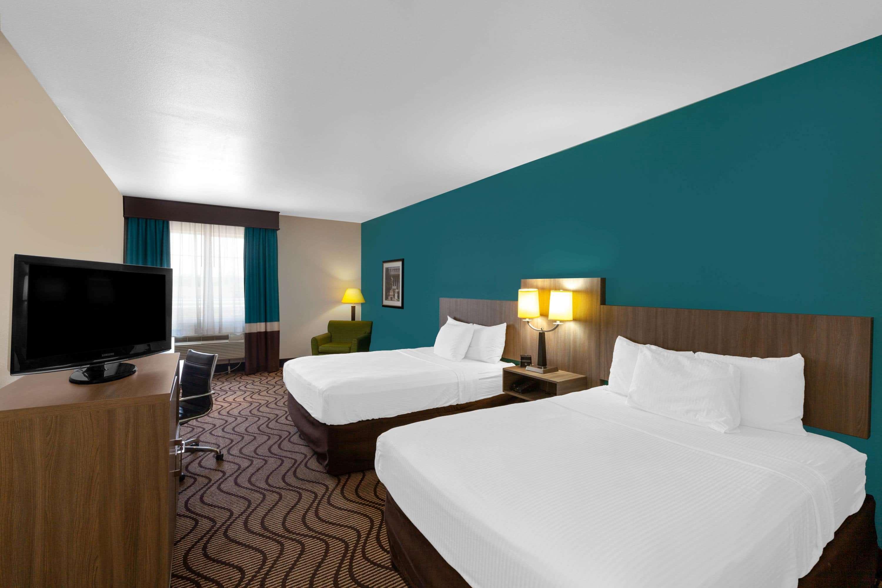 La Quinta By Wyndham Midland North Hotel Exterior photo