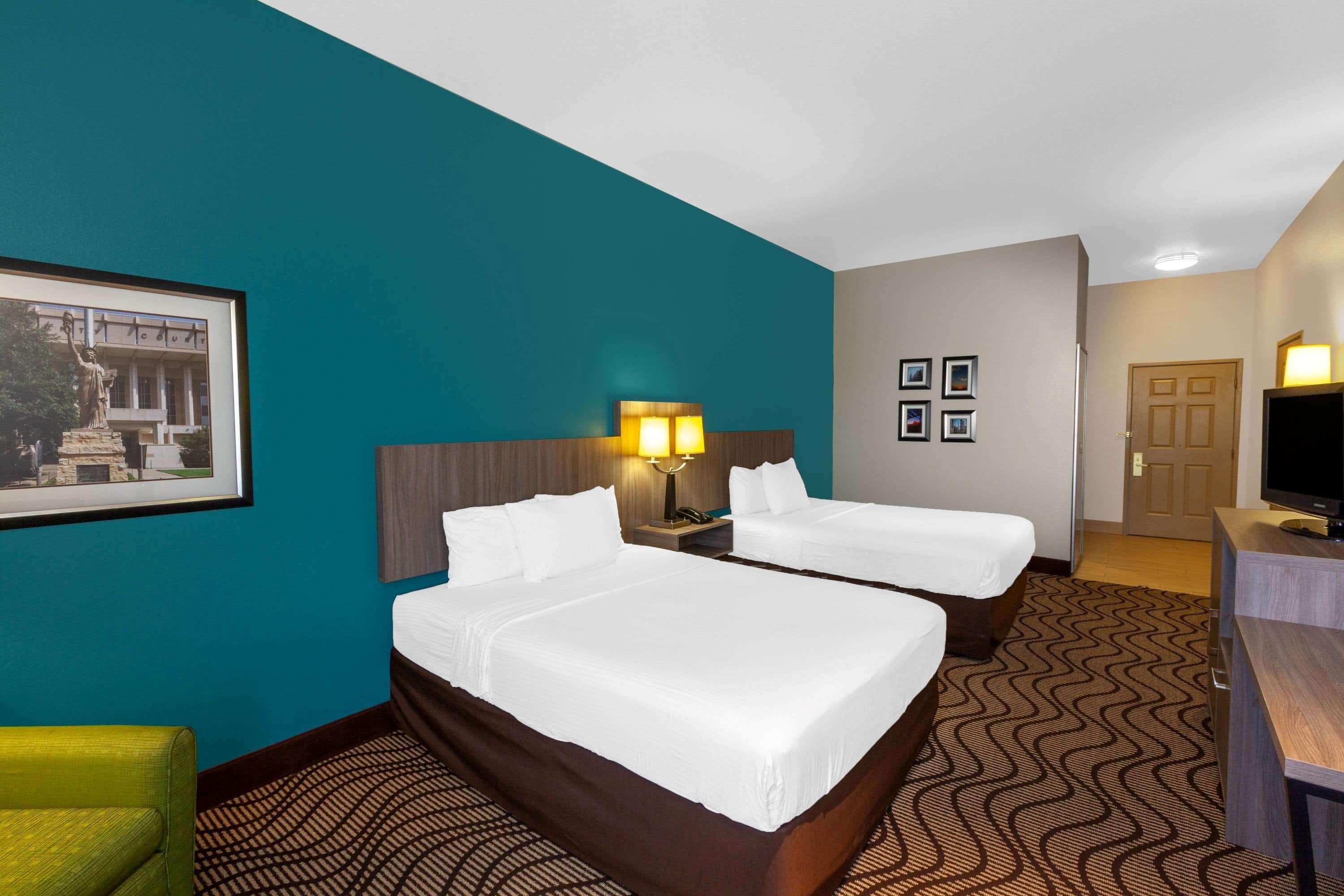 La Quinta By Wyndham Midland North Hotel Exterior photo