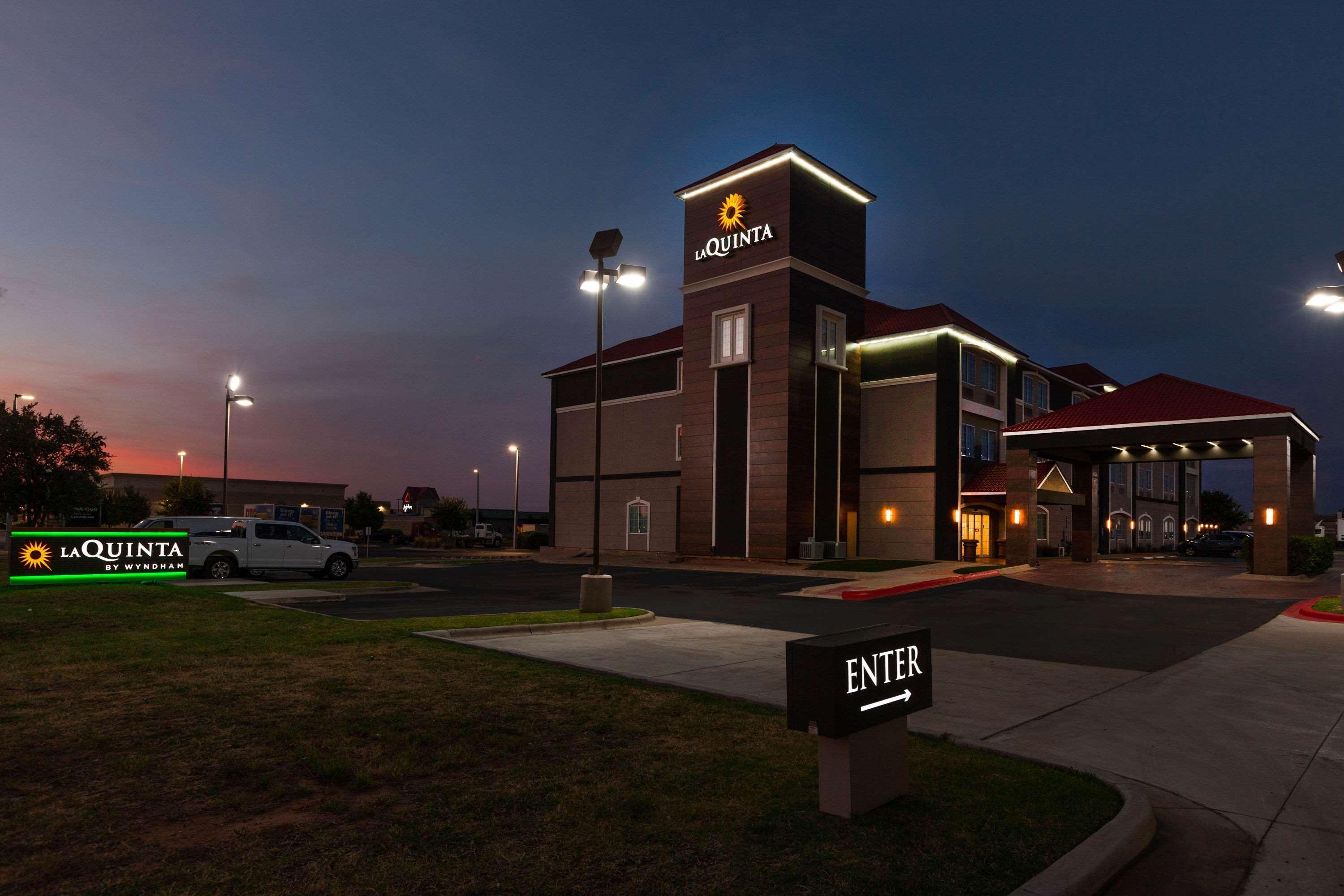 La Quinta By Wyndham Midland North Hotel Exterior photo