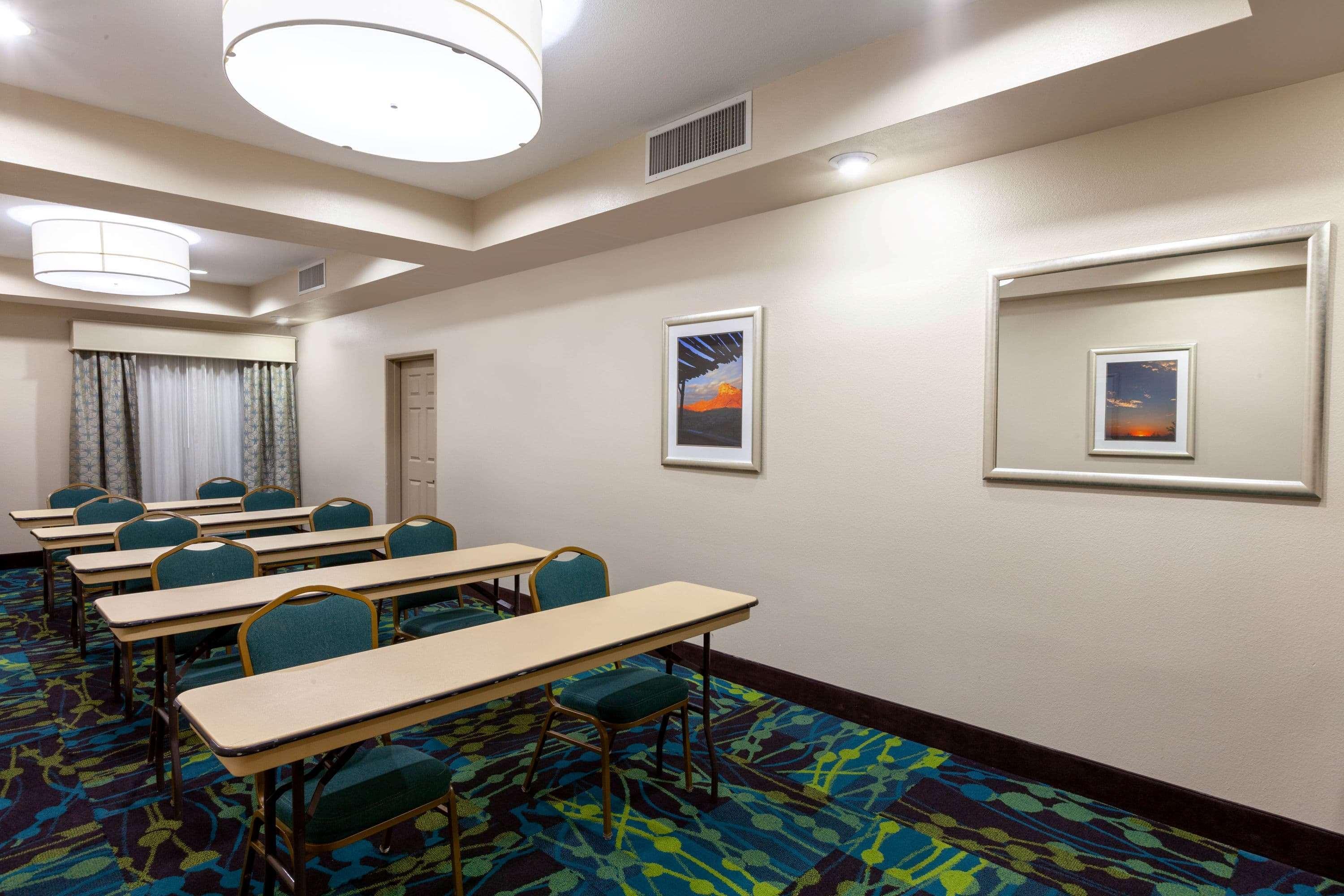La Quinta By Wyndham Midland North Hotel Exterior photo